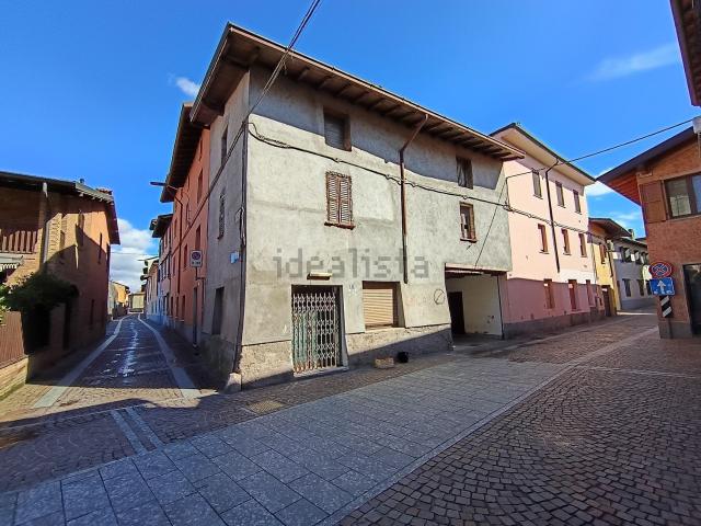 Rustico in vendita a Bariano, Lombardia