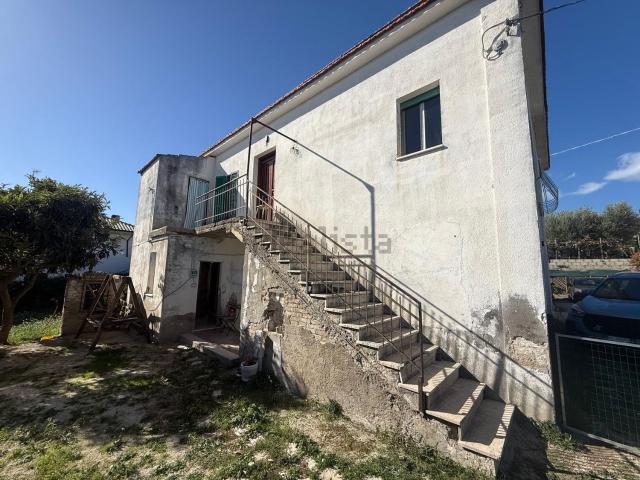 Rustico in vendita a Torrevecchia Teatina, Abruzzo