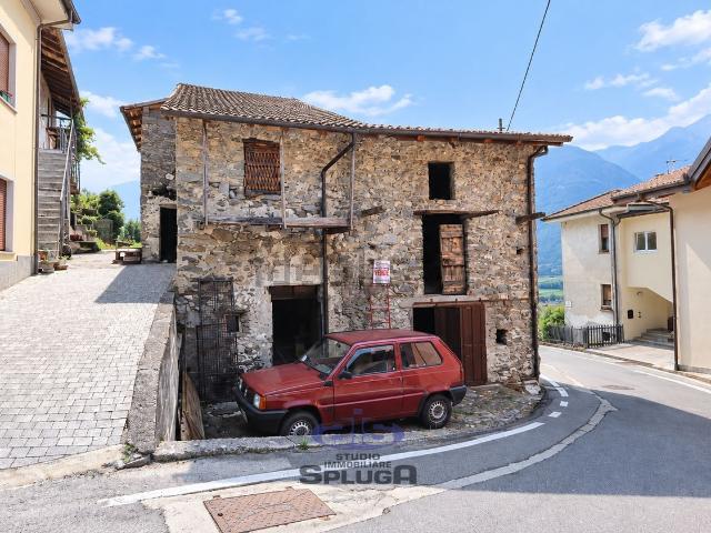 Rustico in vendita a Dubino, Lombardia
