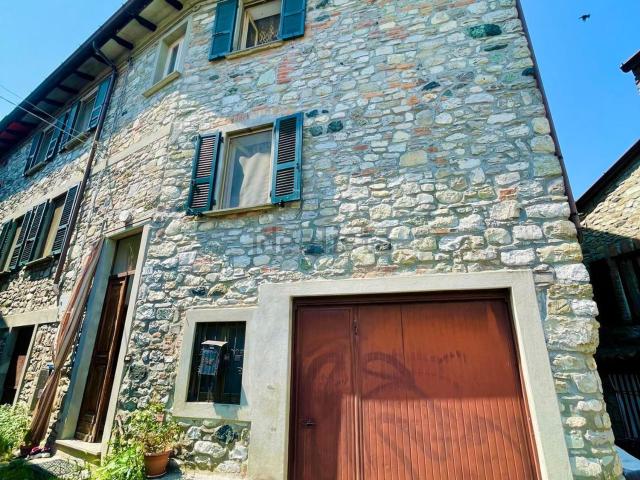 Rustico in vendita a Cascina Balzago, Bobbio