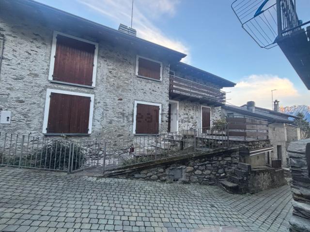 Rustico in vendita a Civo, Lombardia