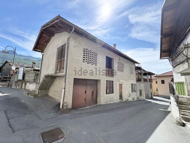 Rustico in vendita a Champdepraz, Aosta