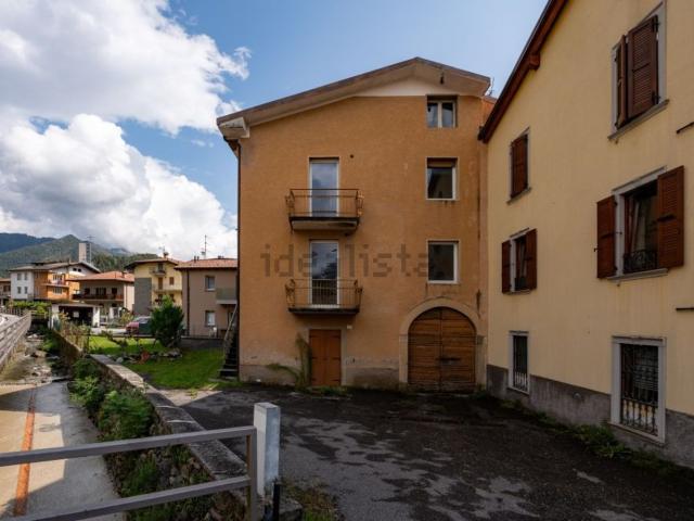 Rustico in vendita a Fiorine, Clusone