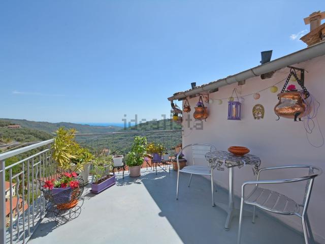 Rustico in vendita a Pietrabruna, Liguria