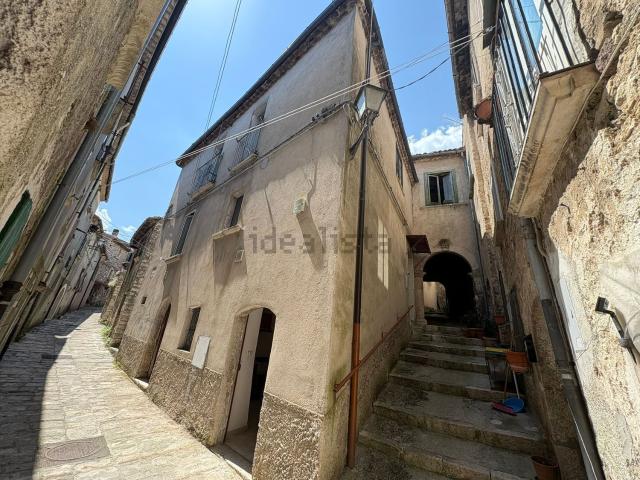 Rustico in vendita a Campochiaro