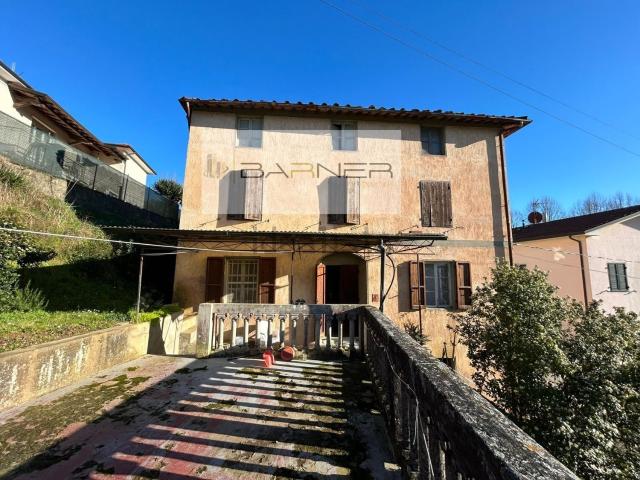 Rustico in vendita a Camaiore, Lucca