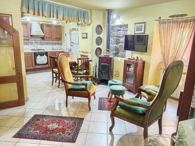 Rustico in vendita a Follo Alto, Follo