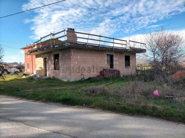 Rustico in vendita a Collecorvino, Abruzzo