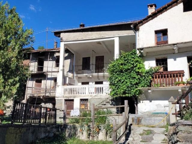 Rustico in vendita a Roisan, Aosta