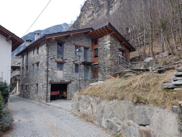 Rustico in vendita a Gaby, Aosta