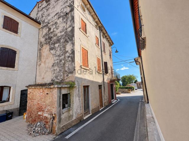 Rustico in vendita a San Briccio, Verona