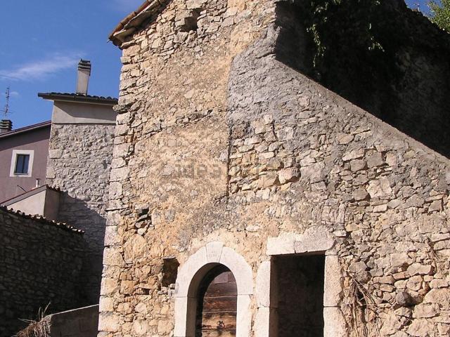 Rustico in vendita a Montenero Val Cocchiara, Molise