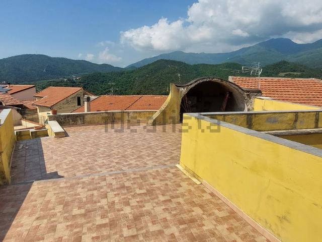 Rustico in vendita a Tovo San Giacomo, Liguria