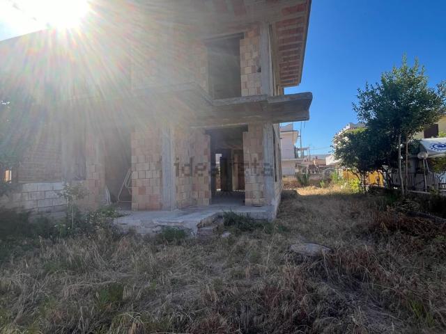 Rustico in vendita a Baia Verde, Castel Volturno
