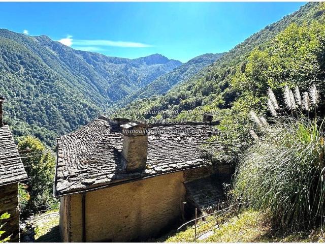 Rustico in vendita a Valle Cannobina, Piemonte