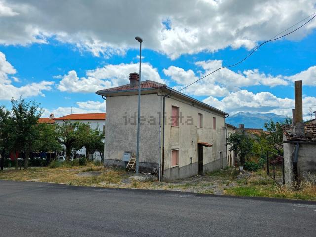 Rustico in vendita a Macchiagodena, Molise