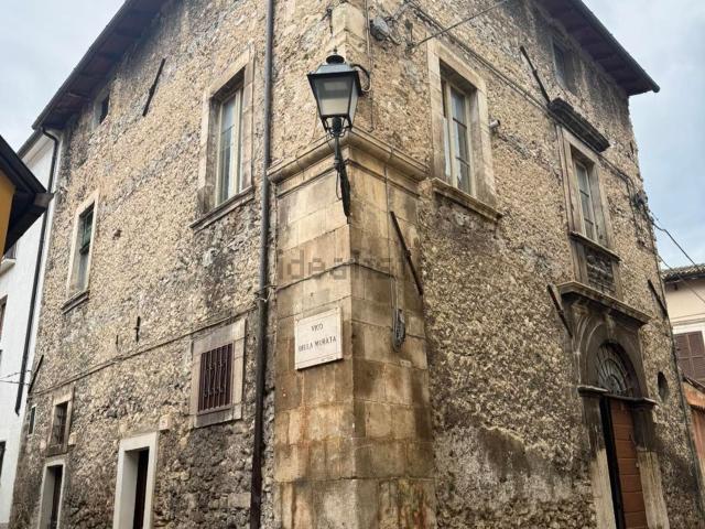 Rustico in vendita a Sulmona, L'Aquila