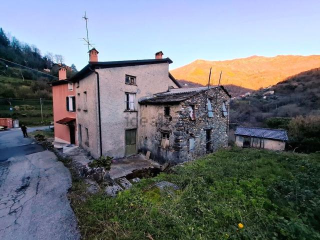 Rustico in vendita a Neirone, Liguria