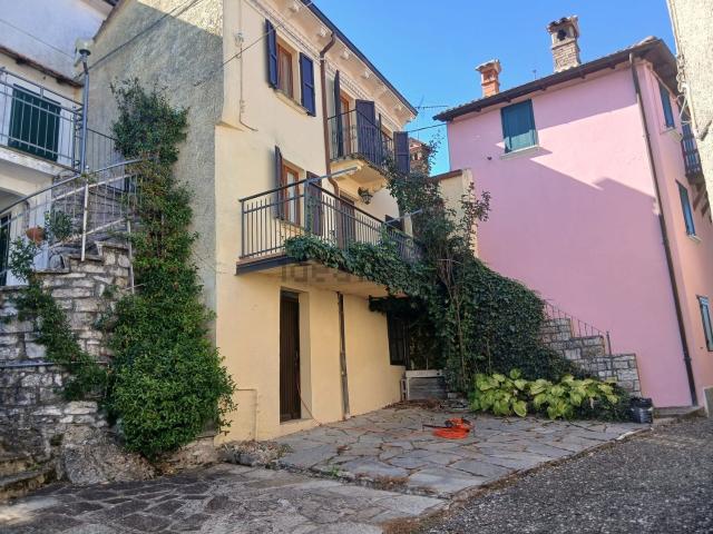 Rustico in vendita a Alta Val Tidone, Praticchia