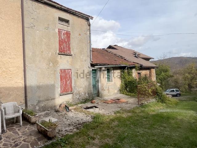 Rustico in vendita a Bardi, Reggio Emilia