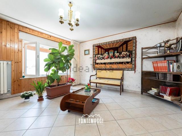 Rustico in vendita a Terre Roveresche, Marche