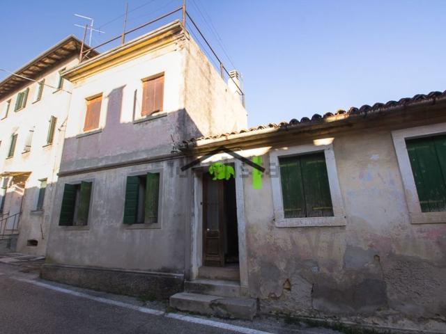 Rustico in vendita a Caneva, Friuli-Venezia Giulia