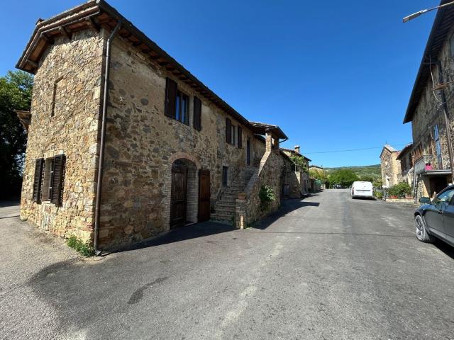 Rustico in vendita a Camigliano, Montalcino