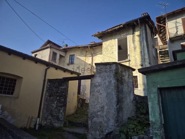 Rustico in vendita a Mossanzonico, Dongo