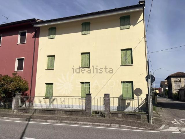 Rustico in vendita a Pocenia, Friuli-Venezia Giulia