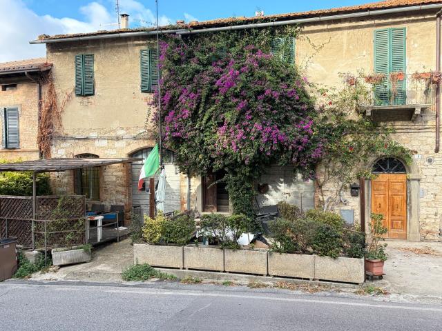 Rustico in vendita a Marsciano, Umbria