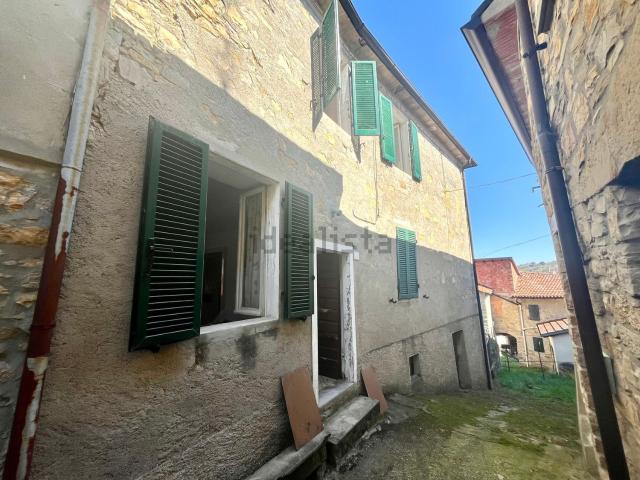Rustico in vendita a Terenzo, Reggio Emilia