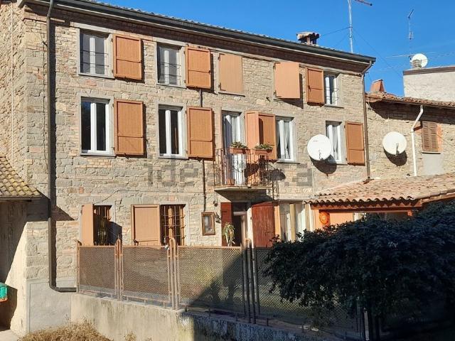 Rustico in vendita a Alta Val Tidone, Trebecco