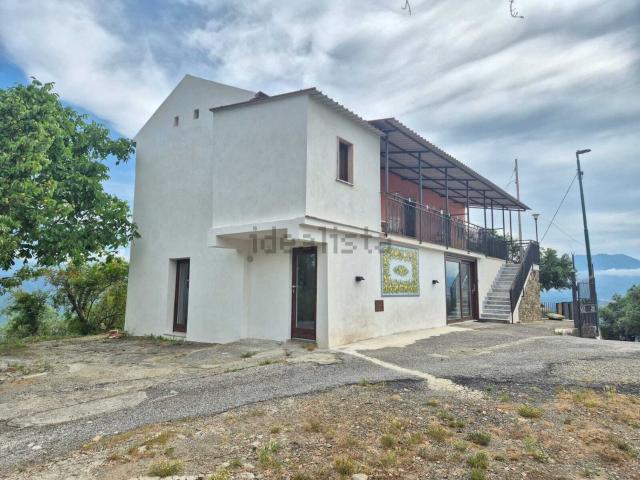 Rustico in vendita a Casal Velino Marina, Campania