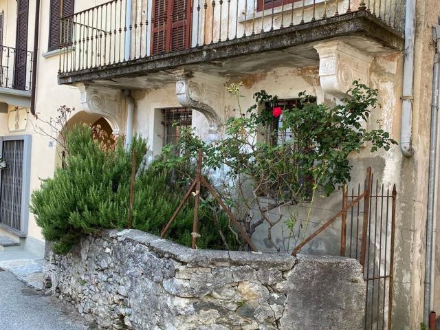 Rustico in vendita a Brezzo, Brezzo di Bedero