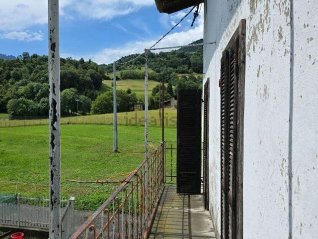 Rustico in vendita a Premolo, Lombardia
