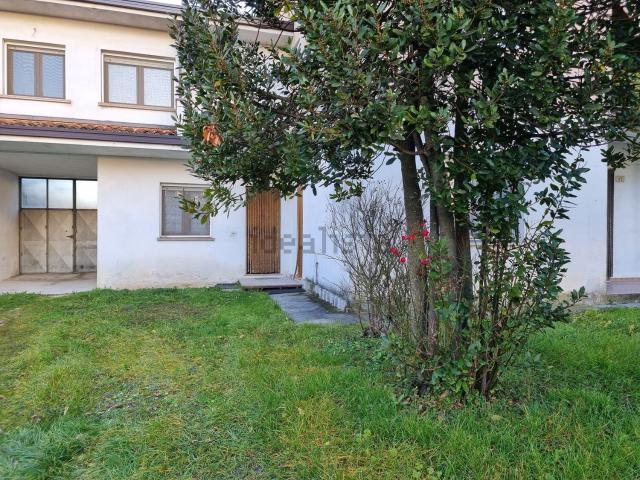 Rustico in vendita a Gorgo, Latisana
