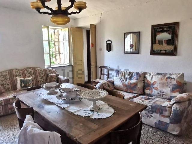 Rustico in vendita a Quarto Superiore, Piemonte
