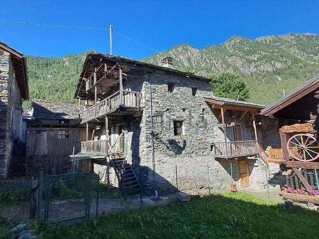 Rustico in vendita a Brusson, Aosta