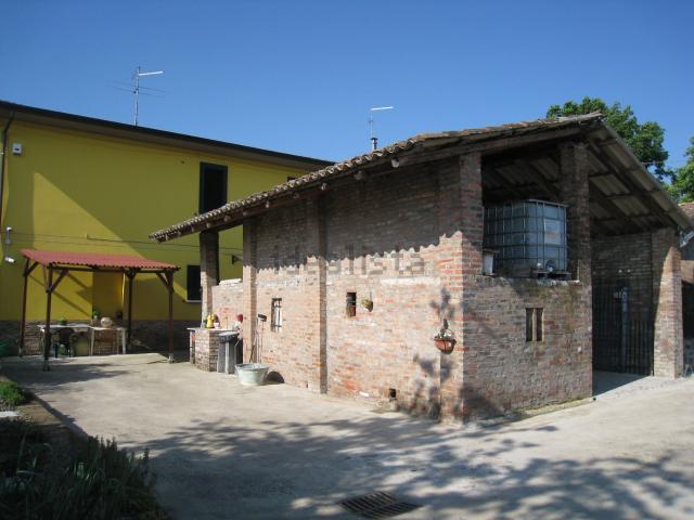 Rustico in vendita a Calendasco, Reggio Emilia