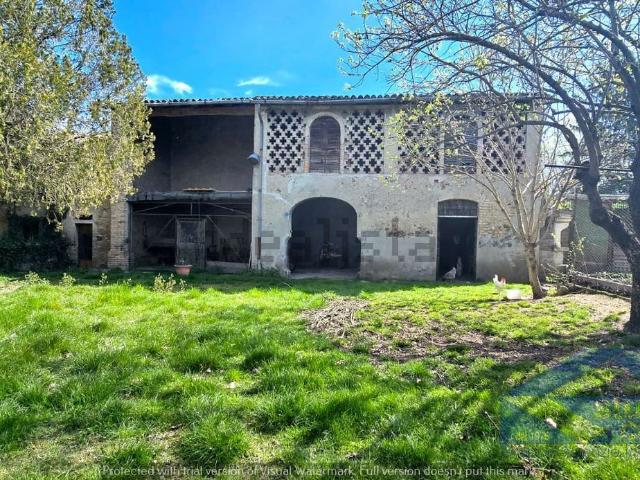 Rustico in vendita a Monzambano, Lombardia