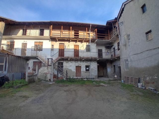 Rustico in vendita a Gaggiolo, Piemonte