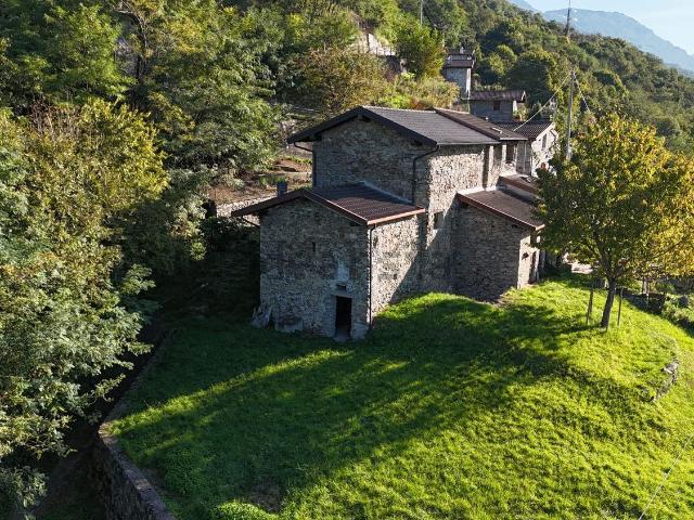 Rustico in vendita a Cino, Lombardia
