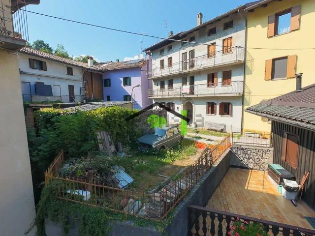 Rustico in vendita a Verzegnis, Friuli-Venezia Giulia