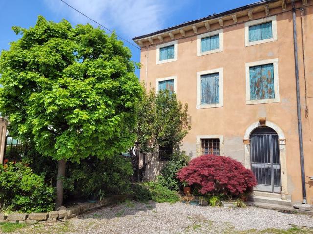 Rustico in vendita a Tregnago, Veneto