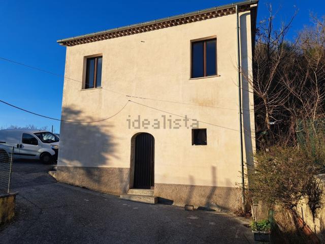 Rustico in vendita a Macchiagodena, Molise