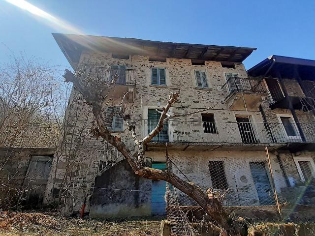 Rustico in vendita a Albosaggia, Lombardia