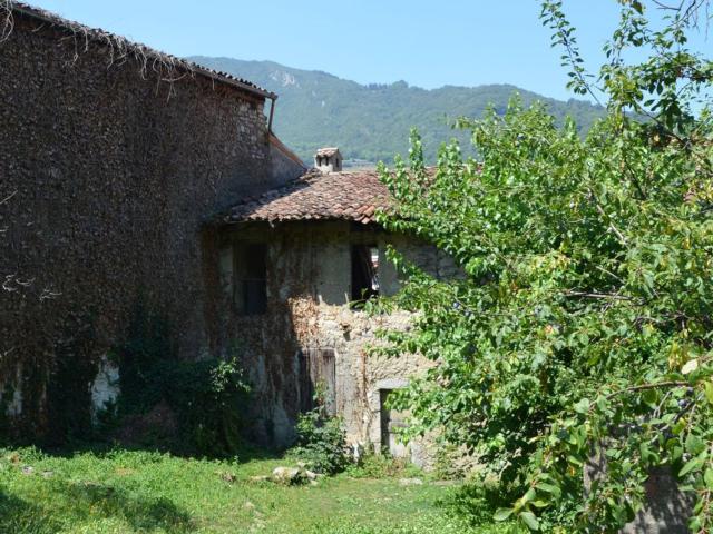 Rustico in vendita a Colognola, Casazza