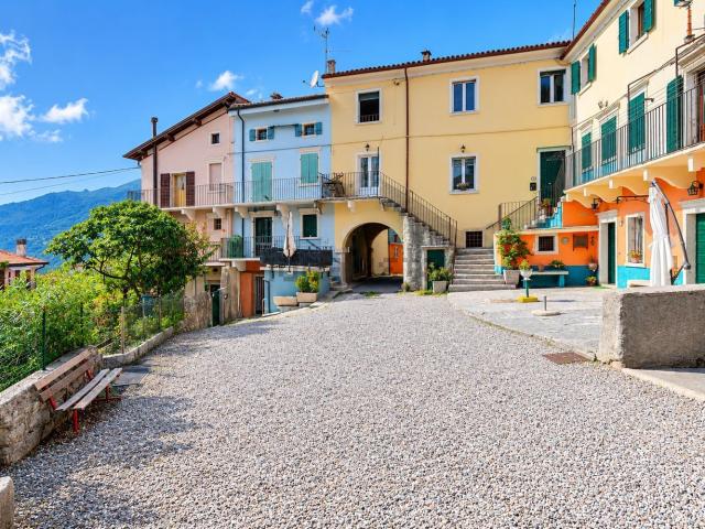 Rustico in vendita a Spiazzi, Caprino Veronese