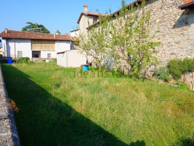 Rustico in vendita a Ossanesga, Valbrembo