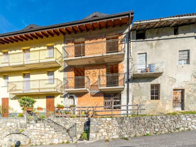 Rustico in vendita a Comunità Montana della Valle Brembana, Bracca